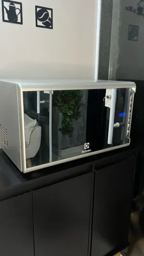MICROONDAS ELECTROLUX INOX ESPELHADO PAINEL DIGITAL - SEMINOVO SEM AVARIAS