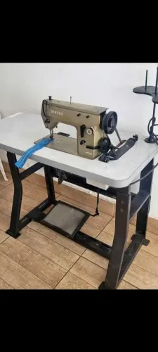 Máquina de custura profissional