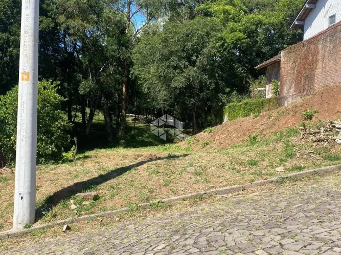Terreno amplo com localização privilegiada