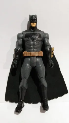 Boneco Batman 2017 articulado Mattel action figure