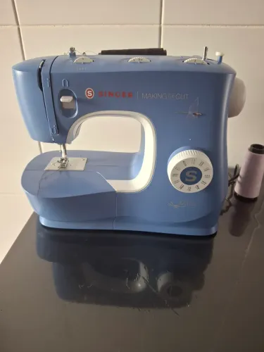 Máquina de costura Singer portatil M3325,