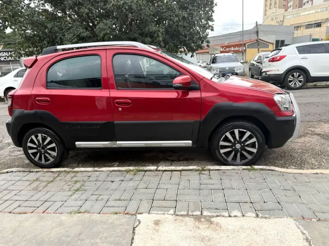 Toyota Etios Cross 1.5 Flex 16V 5P Mec. 2016