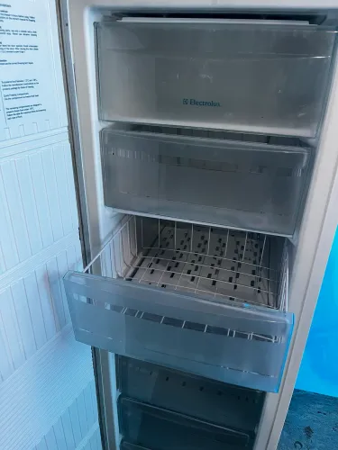 Freezer Electrolux Vertical 7 gavetas 