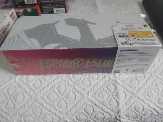 Box Ultrapremium Charizard Espada Escudo Idioma Português