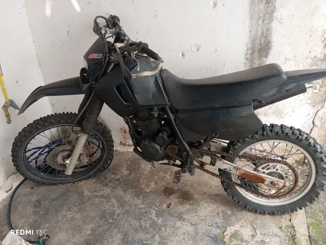 Moto de trilha - leilao
