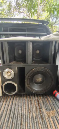 Vendo som completo, sendo 3 módulo, 2 baterias, 1 Eros de 600, corneta e Twiter, 2 medios