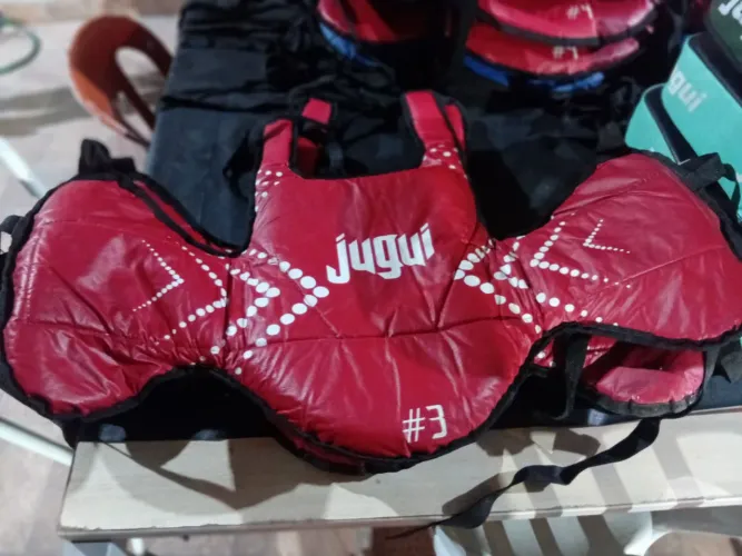 Equipamentos de proteção May tais e outros