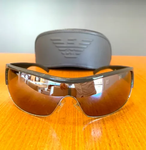 Óculos de sol da empório Armani original usado