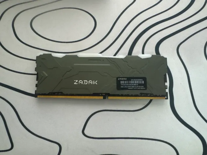 Memória RAM RGB 8GBs 3000Mhz ZADAK