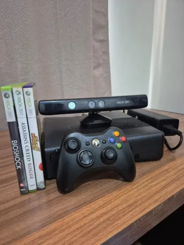 XBOX 360 SLIM COMPLETO + 3 JOGOS ORIGINAIS