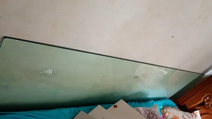 Vendo pedra mármore 1,20 comprimento 70 de largura  , e tampa de mesa de vidro 