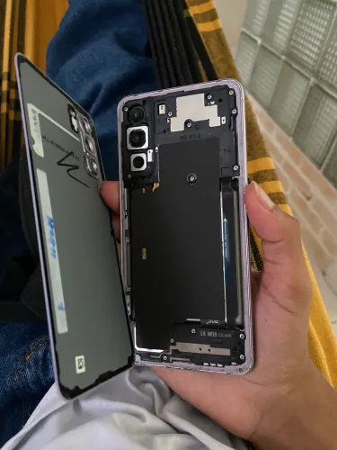 Vende-se celular com defeito no display.