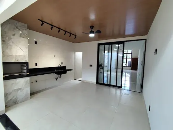 Casa com lote Inteiro