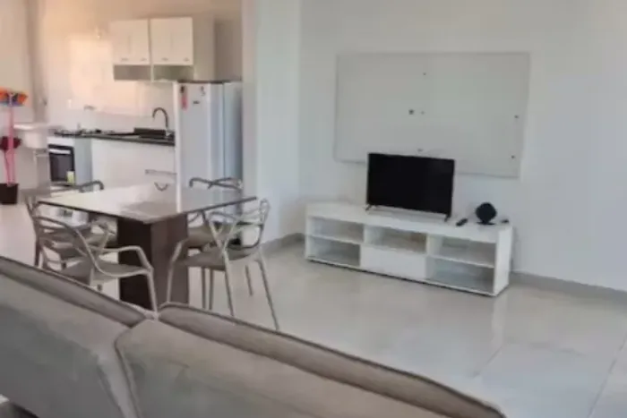 VENDE-SE APARTAMENTO EM INDIANÓPOLIS COM 2 QUARTOS, 2 BANHEIROS E 2 VAGAS.