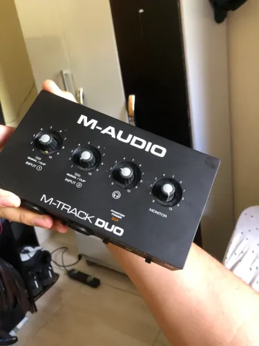 INTERFACE DE ÁUDIO M-TRACK DUO. ESTADO DE ZERA COM CAIXA E GARANTIA ESTENDIDA ATÉ 10/2027