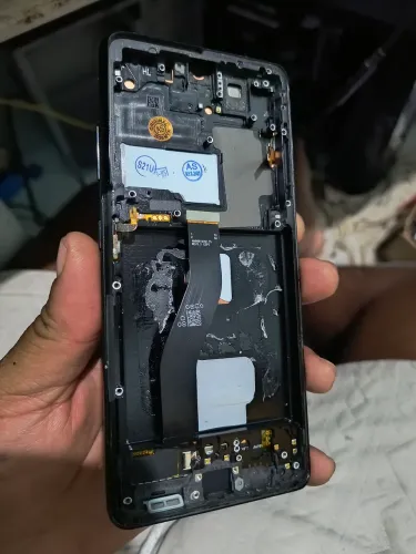 Chassi/Gabinete/Aro Galaxy S21 Ultra Preto (Apenas pra reaproveitar o Aro, tela quebrada)
