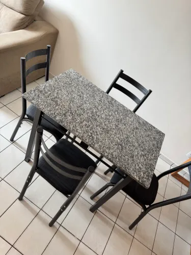 Mesa de jantar + 4 cadeira - NOVA - 10x de R$63 sem juros 