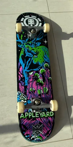 Skate completo: shape element,lixa grizzly,truck Stronger,roda Ricta,rolamento Red Bones