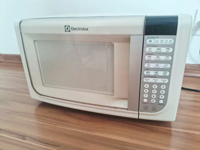 Microondas Electrolux 31L (SEMINOVO)