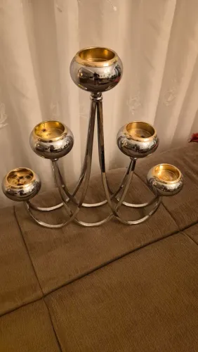 Castiçal peça exclusiva.