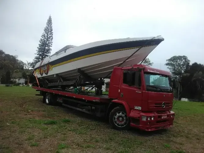 lancha maravilhosa 39 pés sem motores com rabetas de superfície, painel e tanques