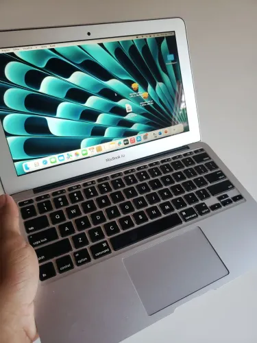 Macbook air mid 2013 11° polegadas. Funciona TUDO, em estado de NOVO.