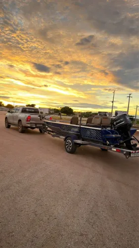 Vendo barco Araguaia náutica (usado 3 vezes)