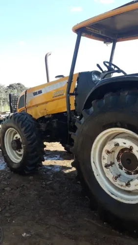 Vende-se Trator Valtra BM 125i