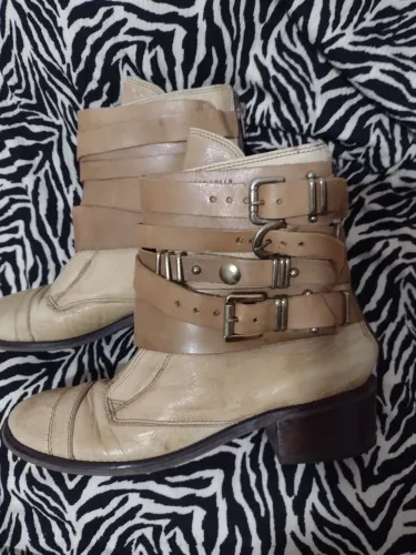 Bota em couro Santa Lolla