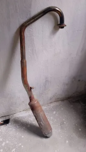 Vende se Cano de escape