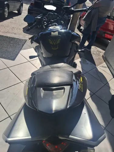 Moto b King 1340 cilindrada em bom estado de conservação 