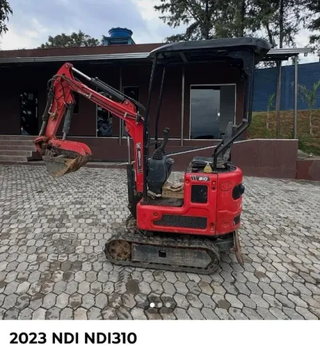 MINI ESCAVADEIRA