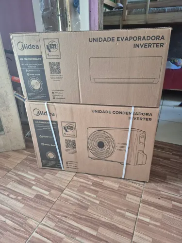 Ar condicionado 9.000 BTUs na caixa com instalação inclusa