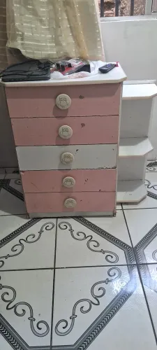 Cômoda 5 gavetas