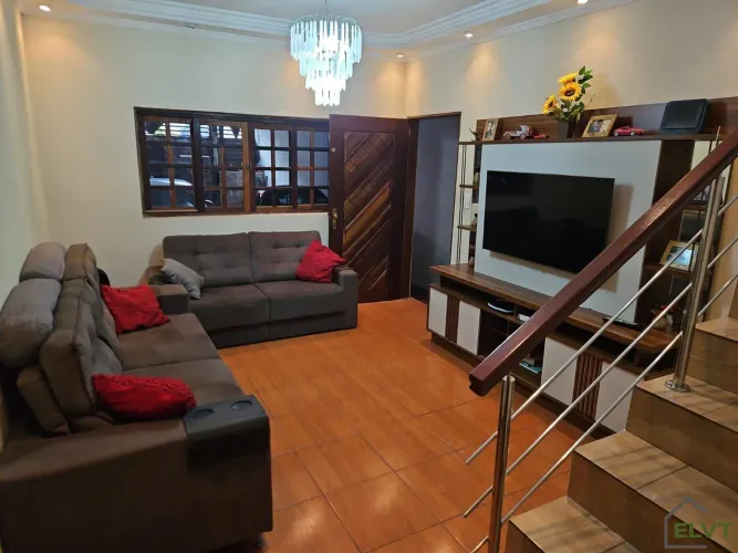 Casa Alto Padrão em Barueri | 3 Quartos, Suíte Master c/ Hidro e 4 Vagas