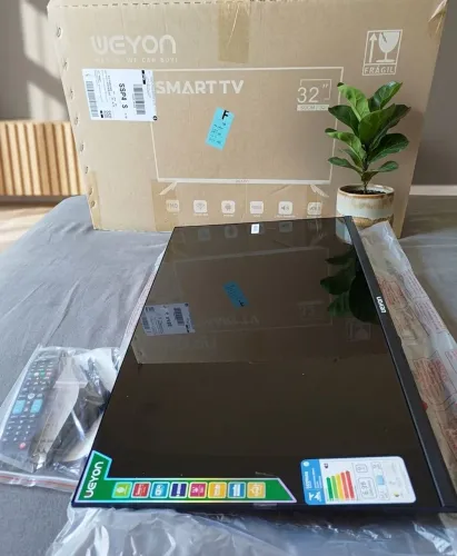 Smart tv Lacrada Tela Infinita Lançamento Sem Uso