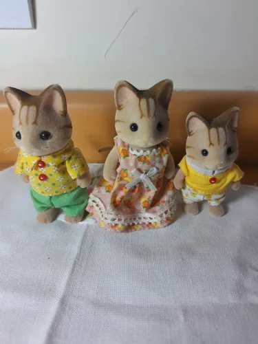 Sylvanian Families-Gatos Listrados