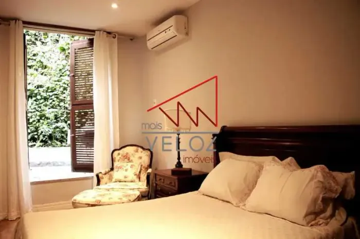 Casa de rua - Linear / Residencial / Lagoa