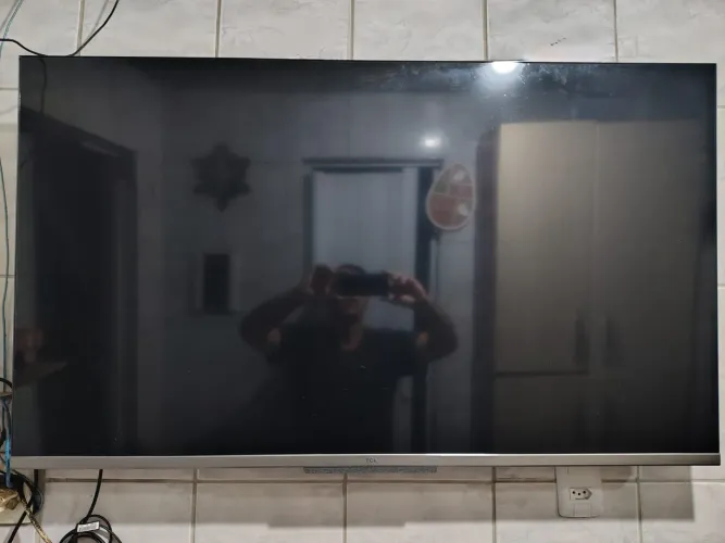 Vendo TV TCL 50 P ( para retirar peças)