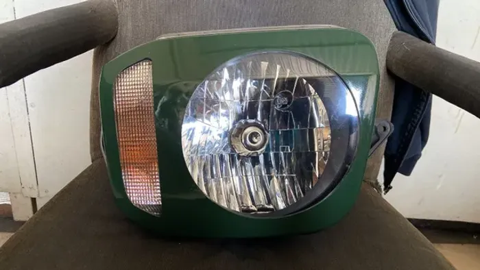 Farol jimny 2017-2022 com máscara lado esquerdo