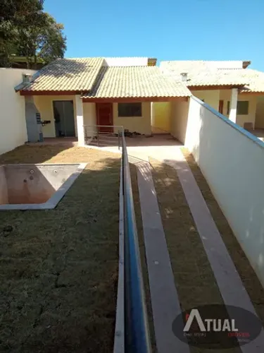 Casa a venda com 3 dormitórios e piscina - Terra Preta/Mairiporã