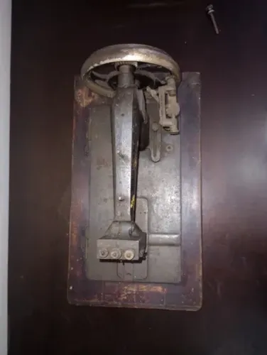 Antiga Máquina de Costura Clemens Muller