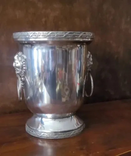 Champanheira espessurada à prata