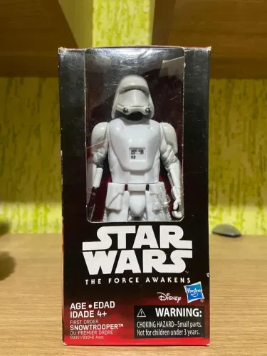 Boneco Snowtrooper starwars colecionável hasbro