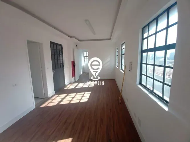 EXCELENTE SALA COMERCIAL PARA LOCAÇÃO NA SANTA CRUZ!