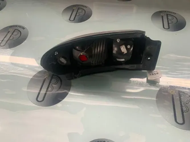 Lanterna Traseira Esquerda Citroen C3 Picasso 2013
