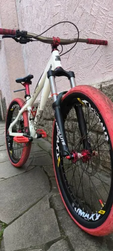 Bike zerada, muito bonitona