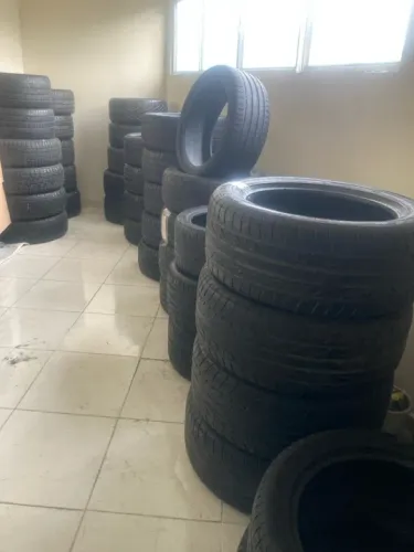 Lote de Pneus usado alta performance 