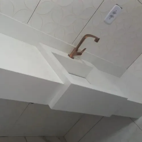 Pia de banheiro em porcelanato