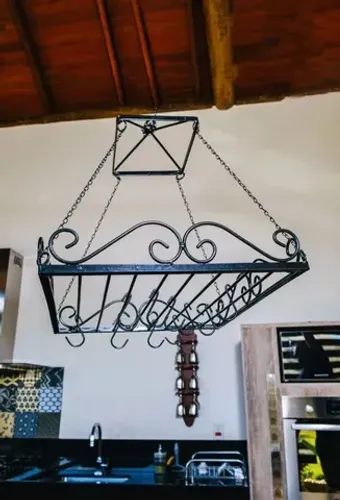 Paneleiro de teto rústico 